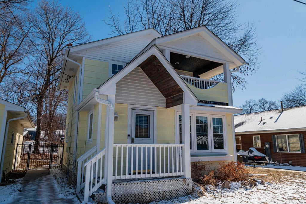 1586 Bluebird Lane, Mound