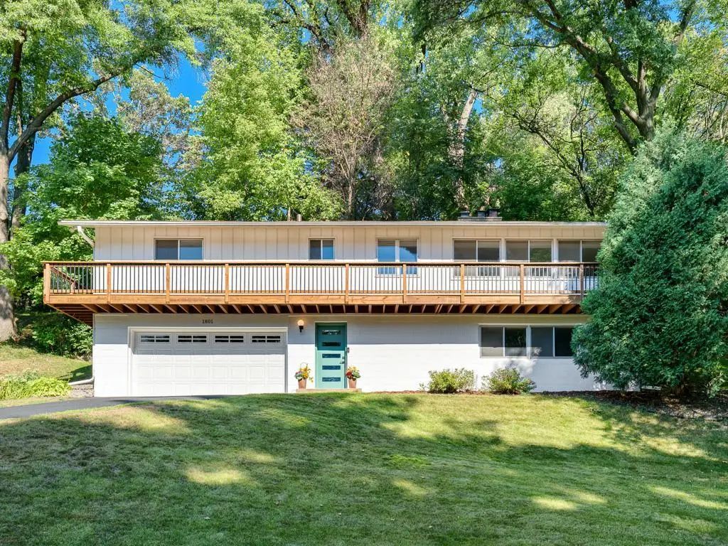 1801 Valley Curve Road, Mendota Heights