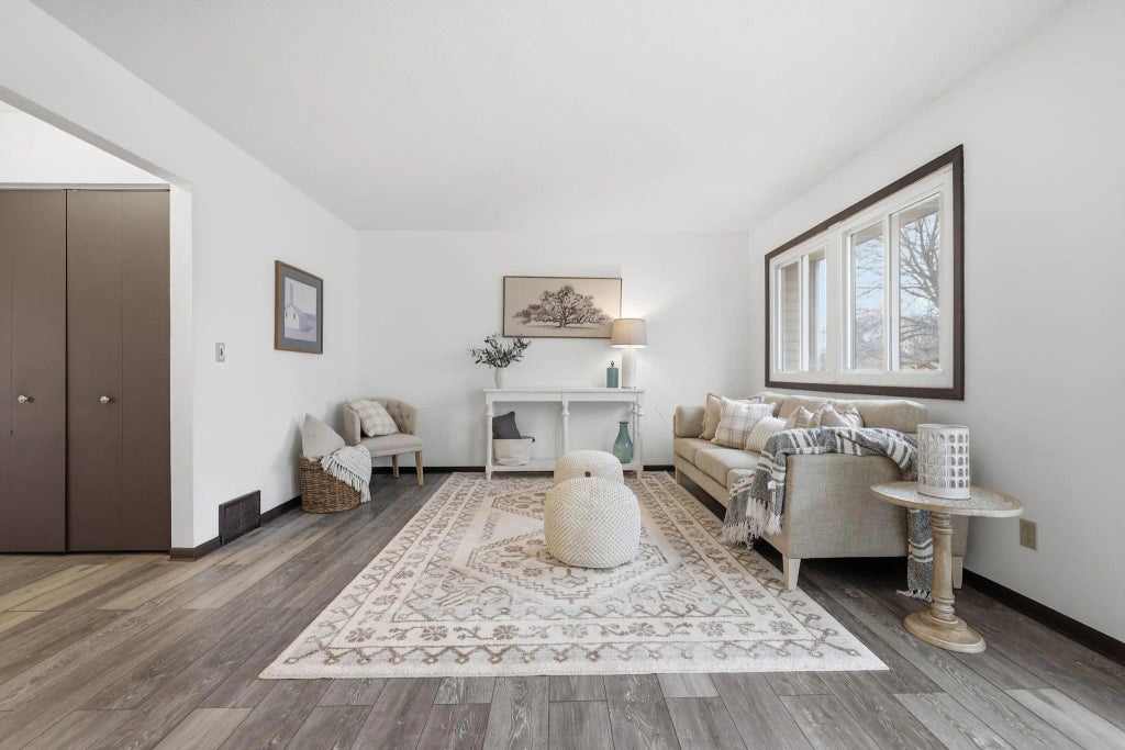 7597 Whitney Drive, Apple Valley