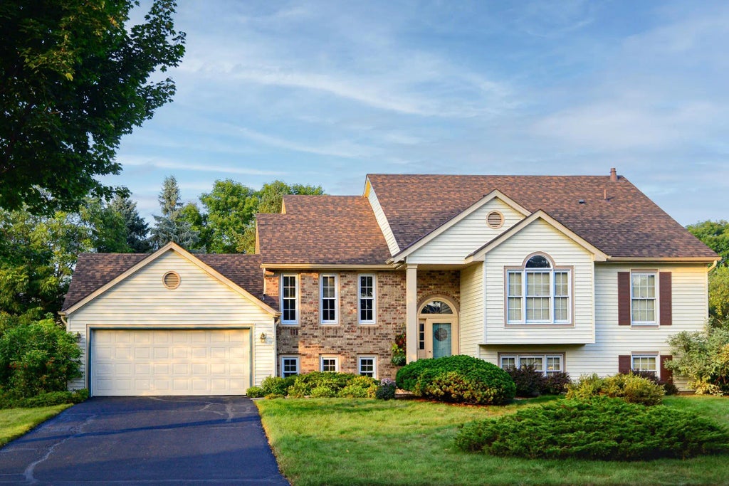 12715 Dorchester Trail, Apple Valley