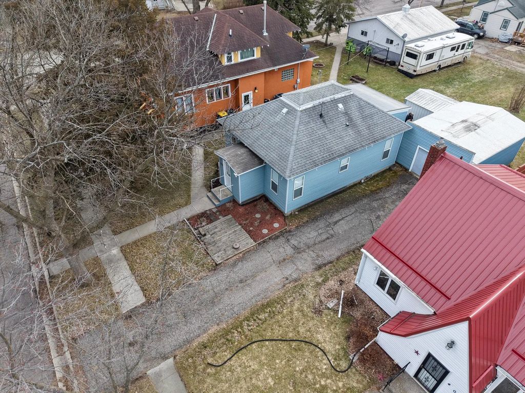 403 4th Street, Danube