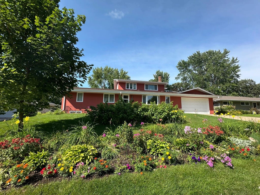 8421 Little Road, Bloomington