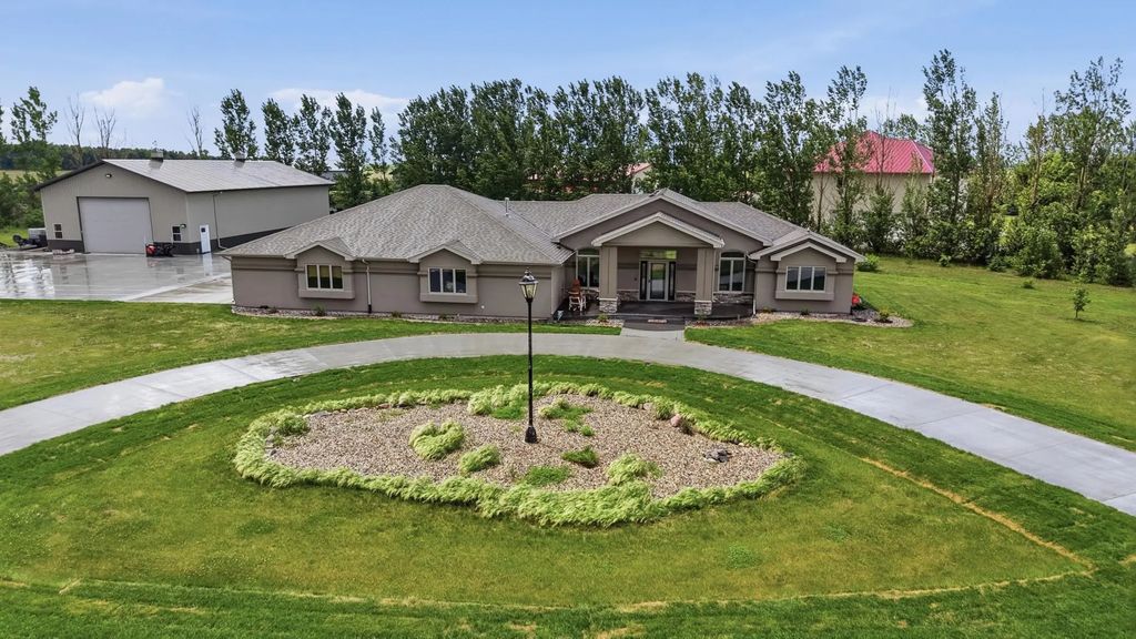 16496 42nd Street Se, Mapleton