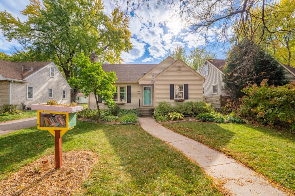 900 Hoyt Avenue W, Saint Paul