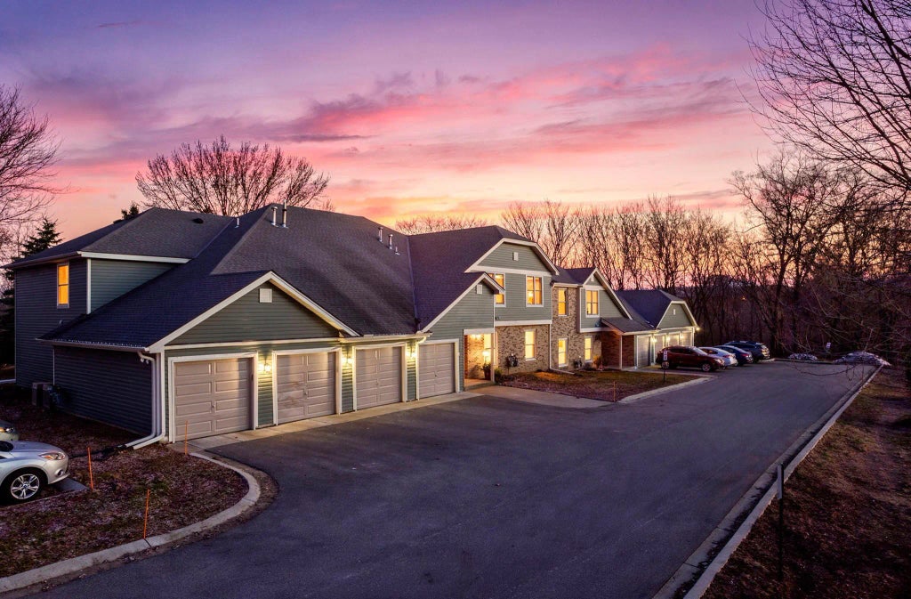 3861 Gold Point B, Eagan