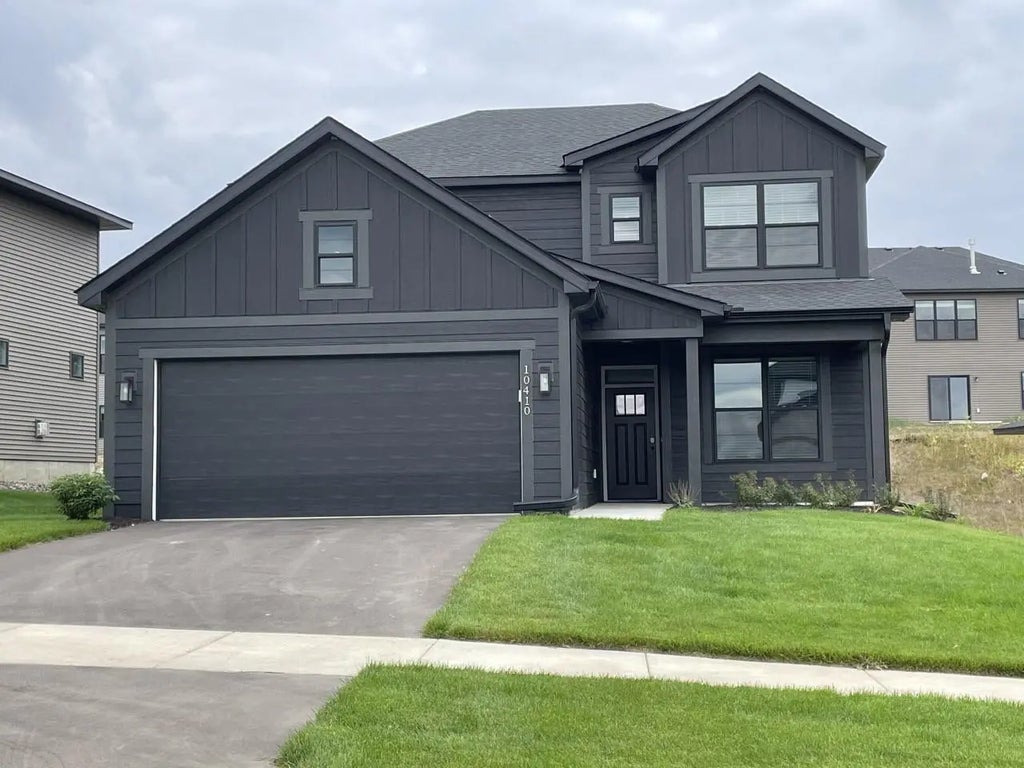 10410 Robinwood Road, Chaska