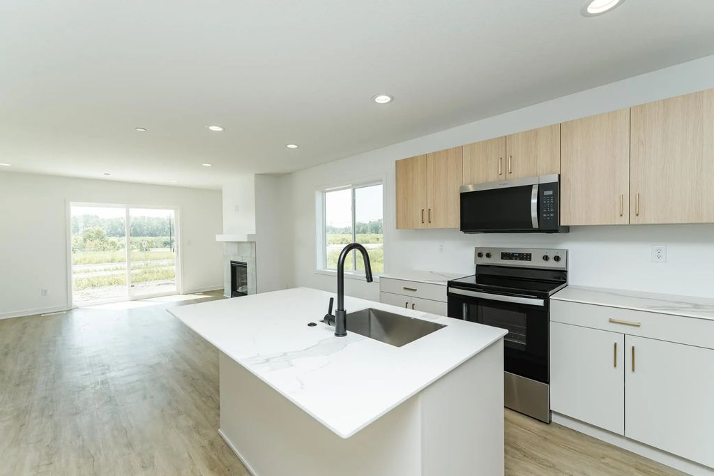 1097 Century Village Lane Ne, Rochester