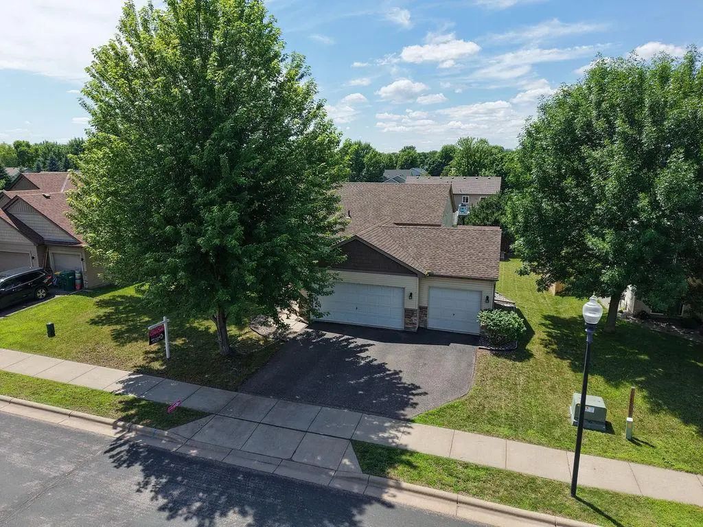 615 Dillon Avenue N, Montrose