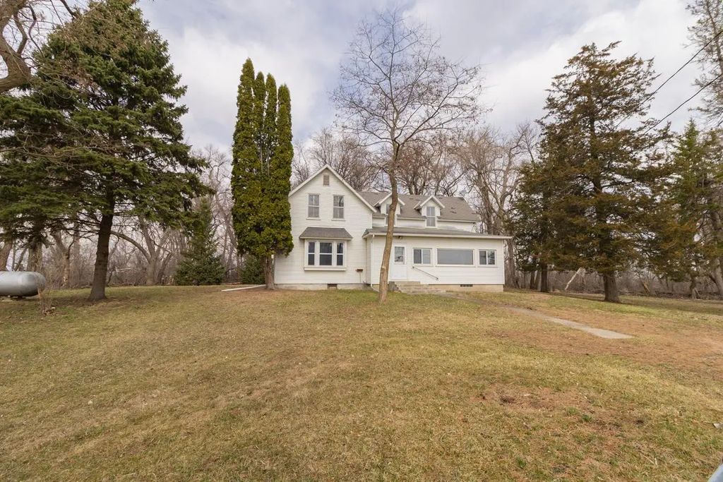 16827 Walden Avenue, Hutchinson