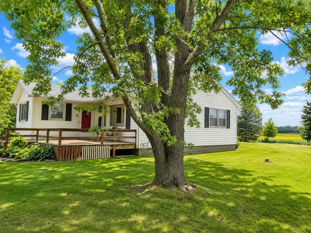 27142 County Highway 73, Deer Creek
