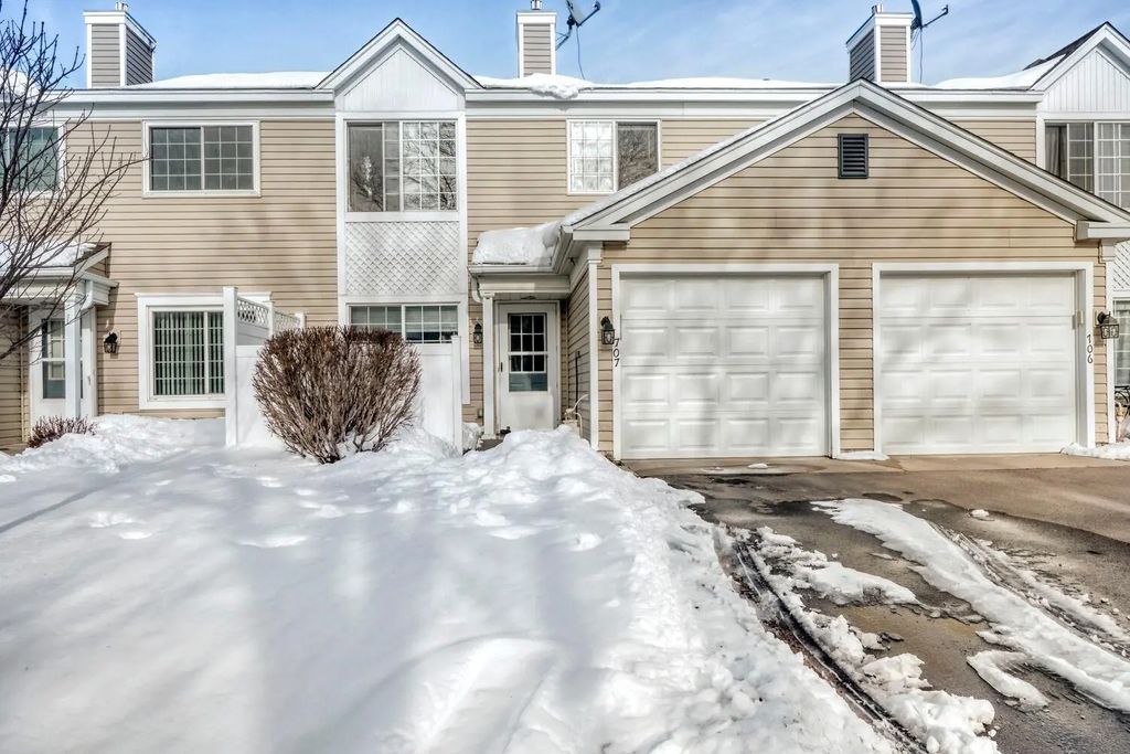 2017 Southcross Drive W 707, Burnsville
