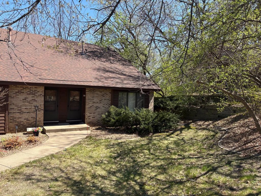 3904 Rahn Road, Eagan