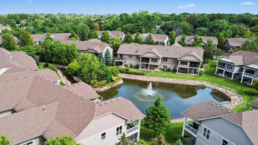 10726 Lyndale Bluffs Trail, Bloomington