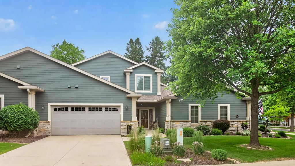 671 Panorama Circle Nw, Rochester