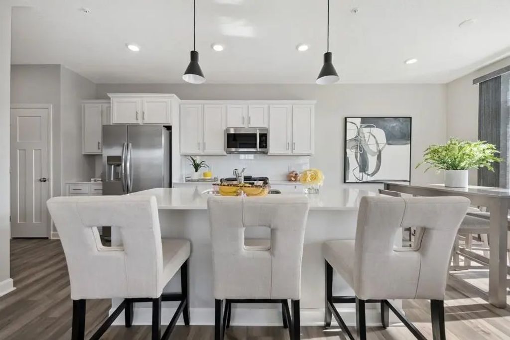 3479 Trails End Circle, Eagan