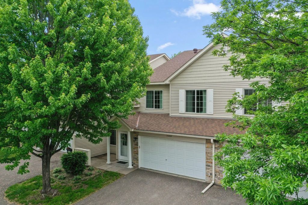 5207 207th Street N, Forest Lake