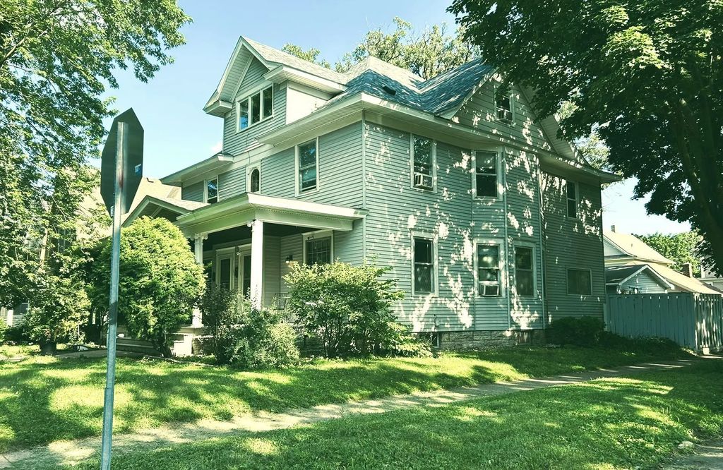 1636-1638 Minnehaha Avenue W, Saint Paul