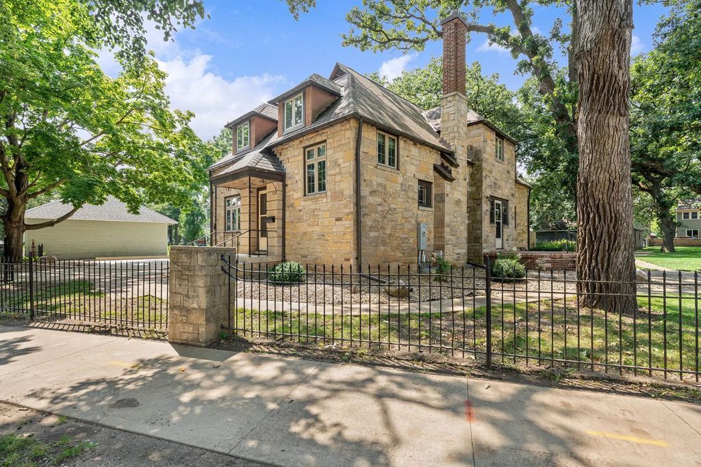 907 1st Drive Nw, Austin