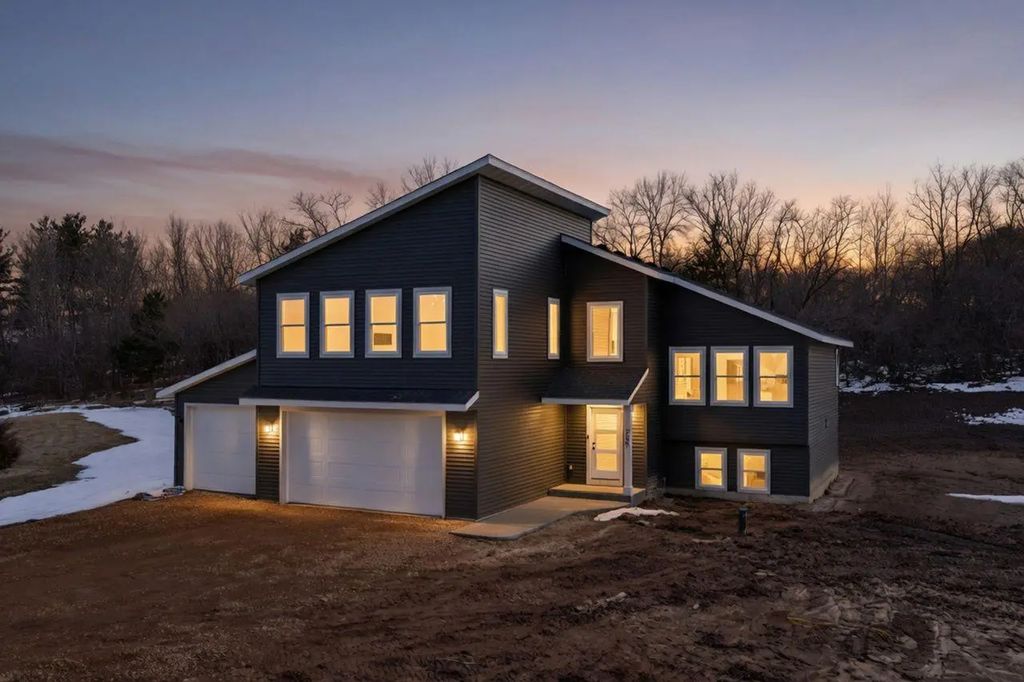 739 Magoo Road, Hudson