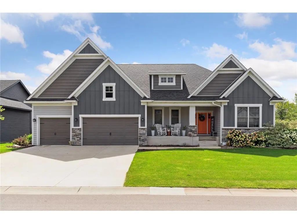 922 Pheasant Run S, Lino Lakes