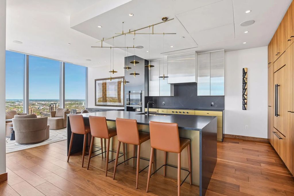 255 Hennepin Avenue 3303, Minneapolis