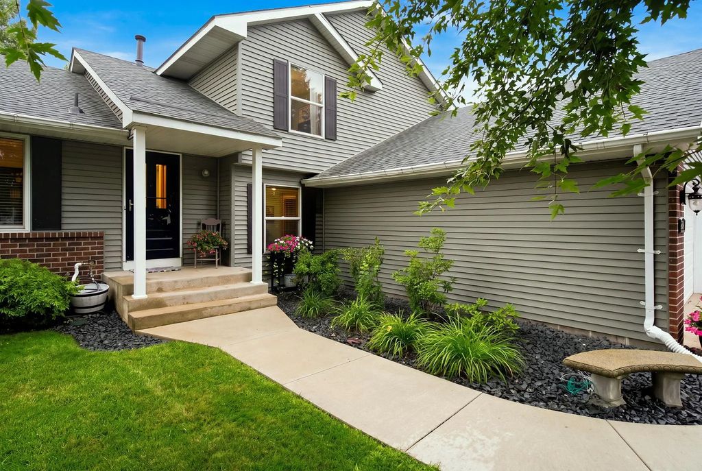 6204 176th Street W, Farmington