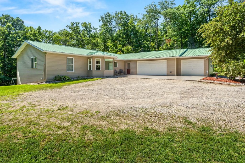 10100 Maple Lane, Detroit Lakes