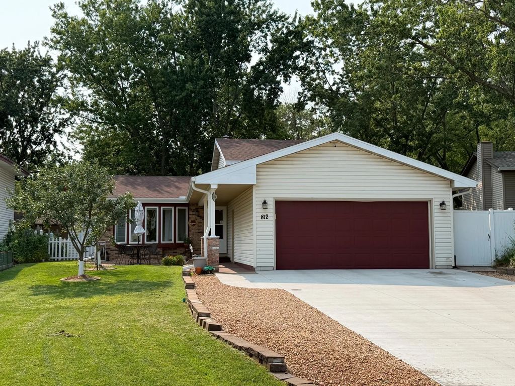 812 123rd Lane Nw, Coon Rapids