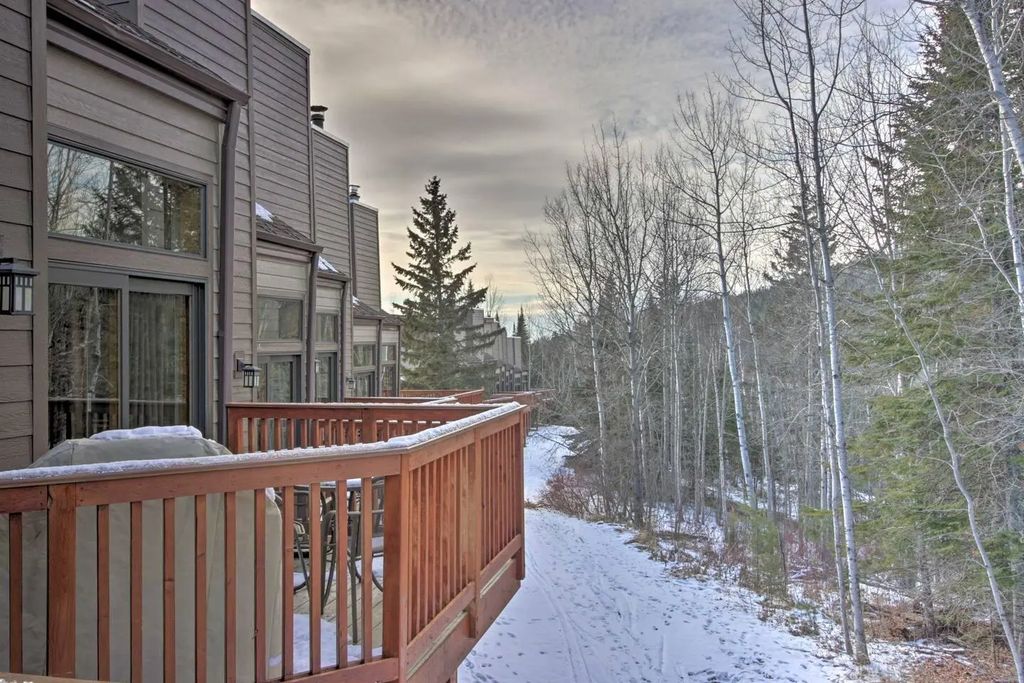 511 Moose Mountain Drive, Tofte