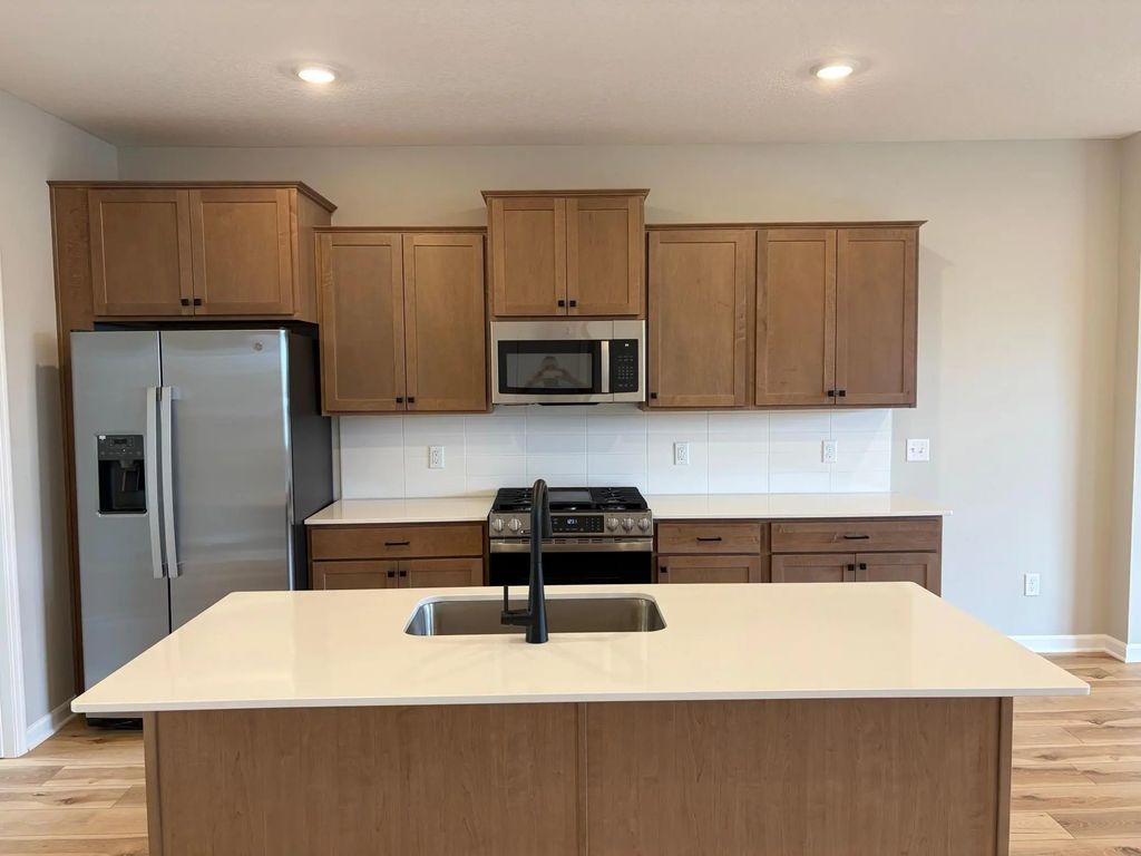 23164 Willow Drive, Rogers