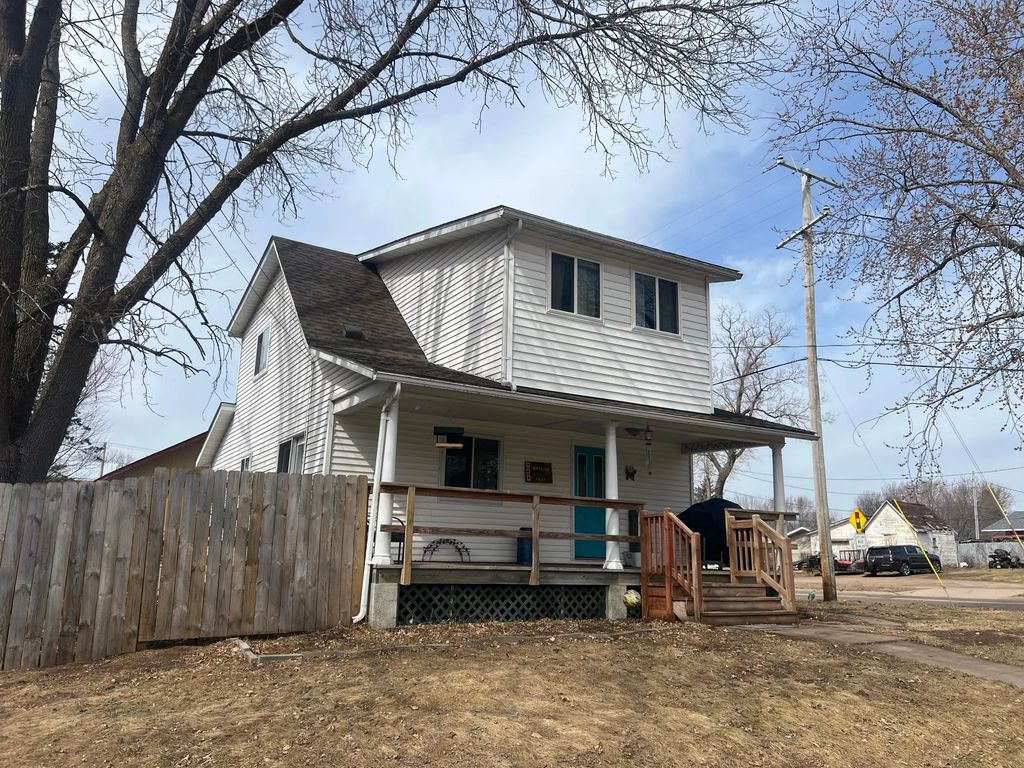 504 Phipps Avenue, Rice Lake