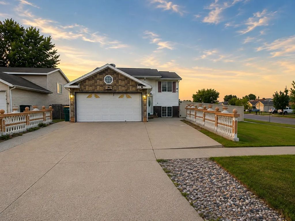 238 Pinewood Boulevard, West Fargo