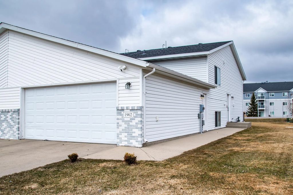 1902 41st Avenue S, Moorhead
