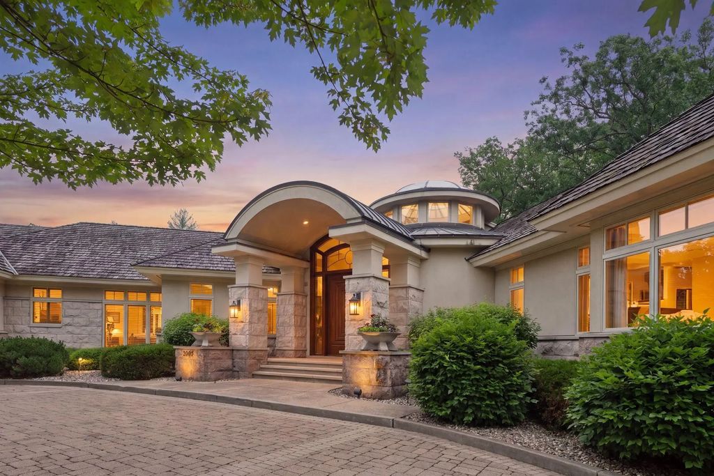1989 Dwight Lane, Minnetonka
