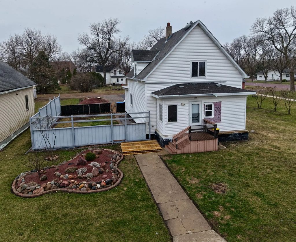 736 Cedar Avenue, Westbrook