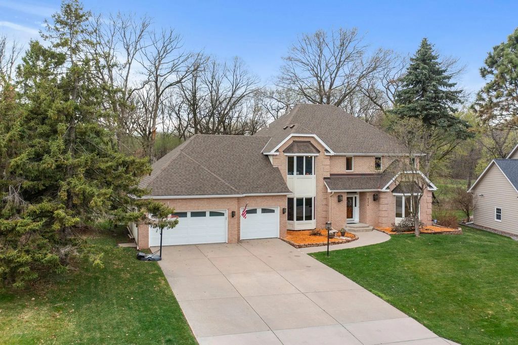 9376 Wedgewood Drive, Woodbury
