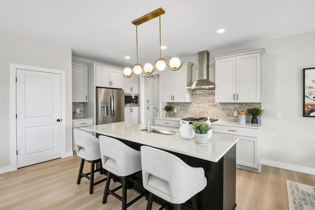 19740 Brooklyn Trail, Farmington