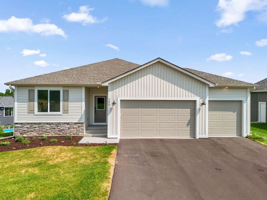 1251 Trail Way, New Richmond
