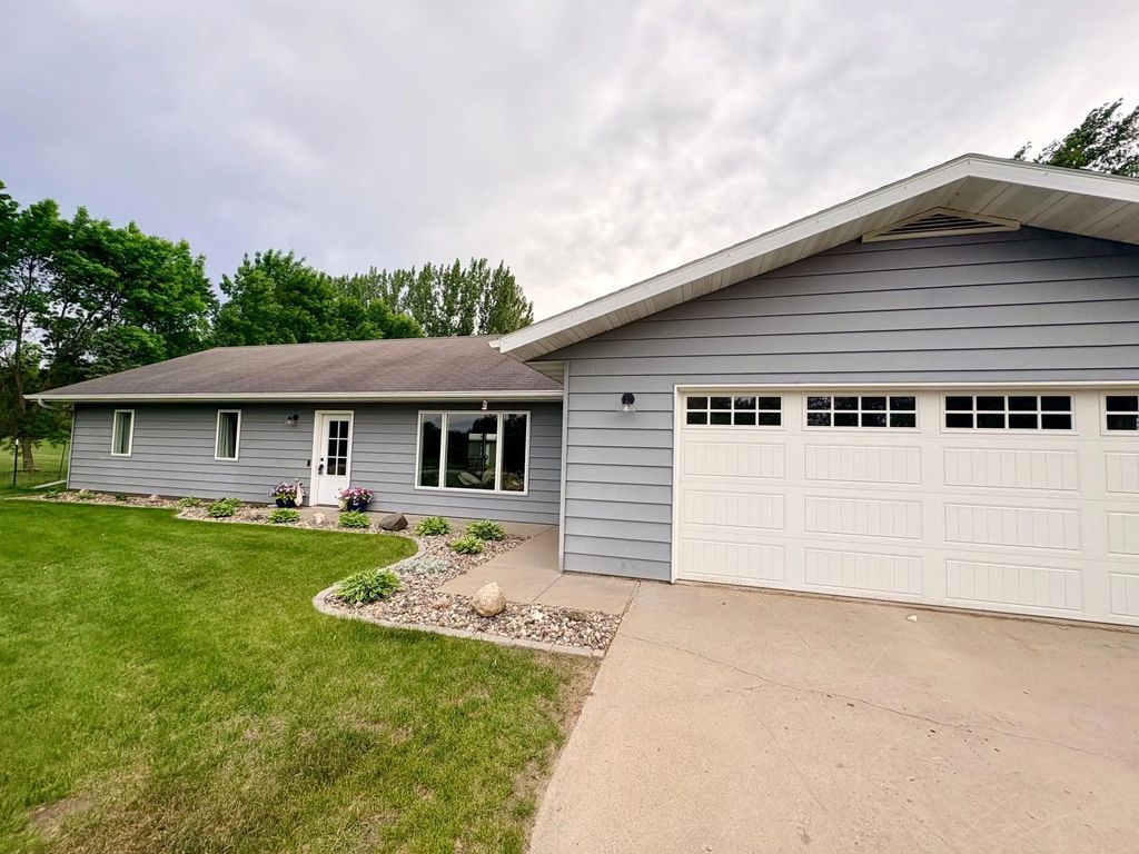28169 Meadow Drive, Detroit Lakes
