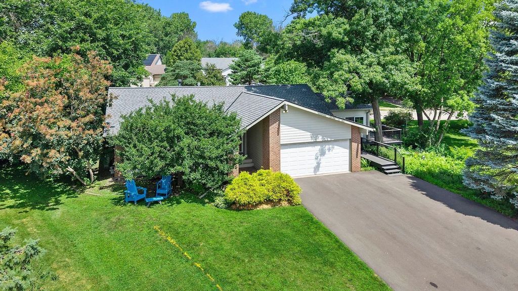 10302 Toledo Circle, Bloomington