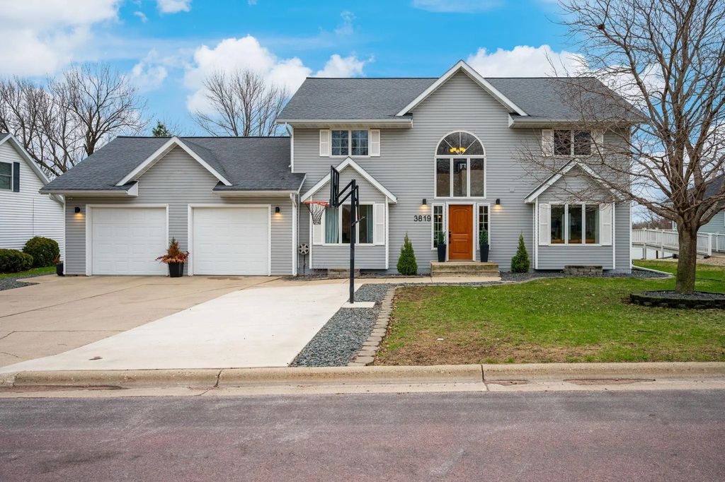 3819 Cedar Creek Court, Fairmont