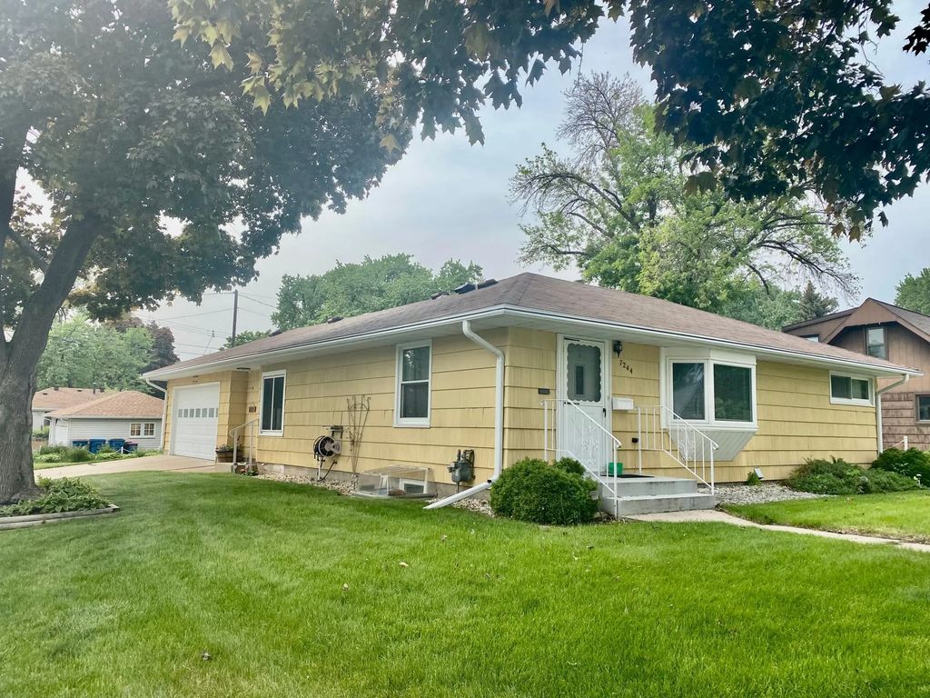7244 Clinton Avenue, Richfield