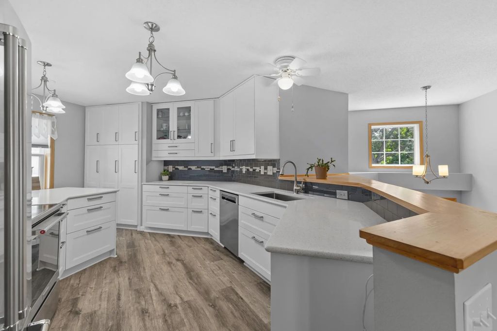 6420 Christenson Lane Ne, Fridley