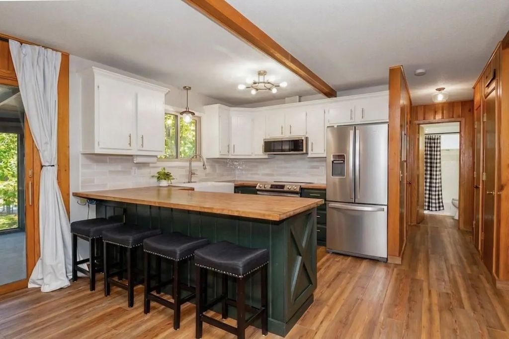 28933 Treasure Island Road, Danbury