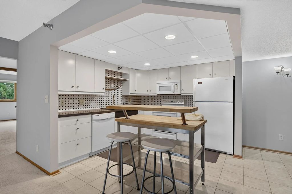 2100 Valkyrie Drive Nw 201, Rochester