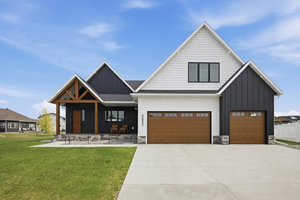 3632 Crimson Loop S, Fargo