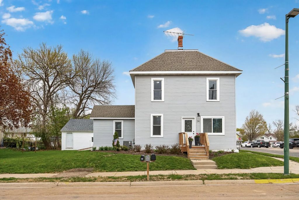 24 Main Street E, Young America