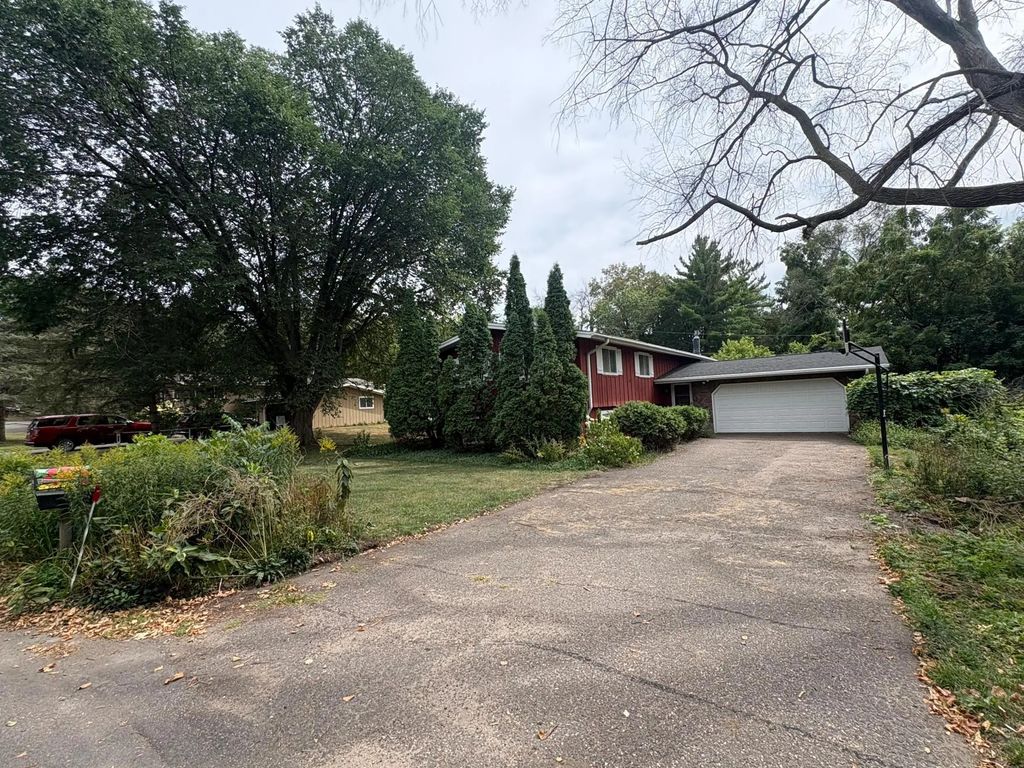 13515 Mayview Court, Minnetonka