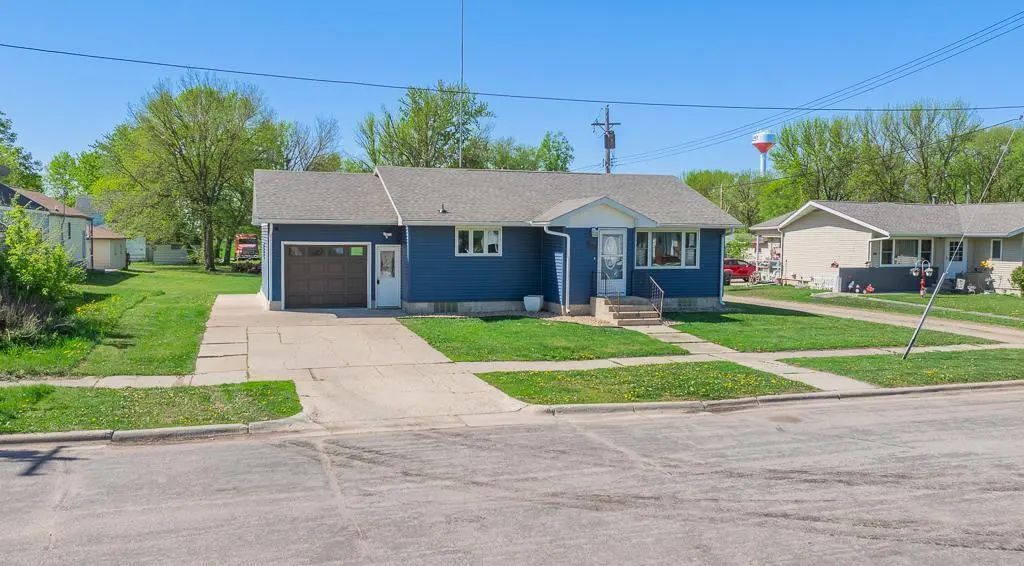 30 3rd Avenue W, Echo