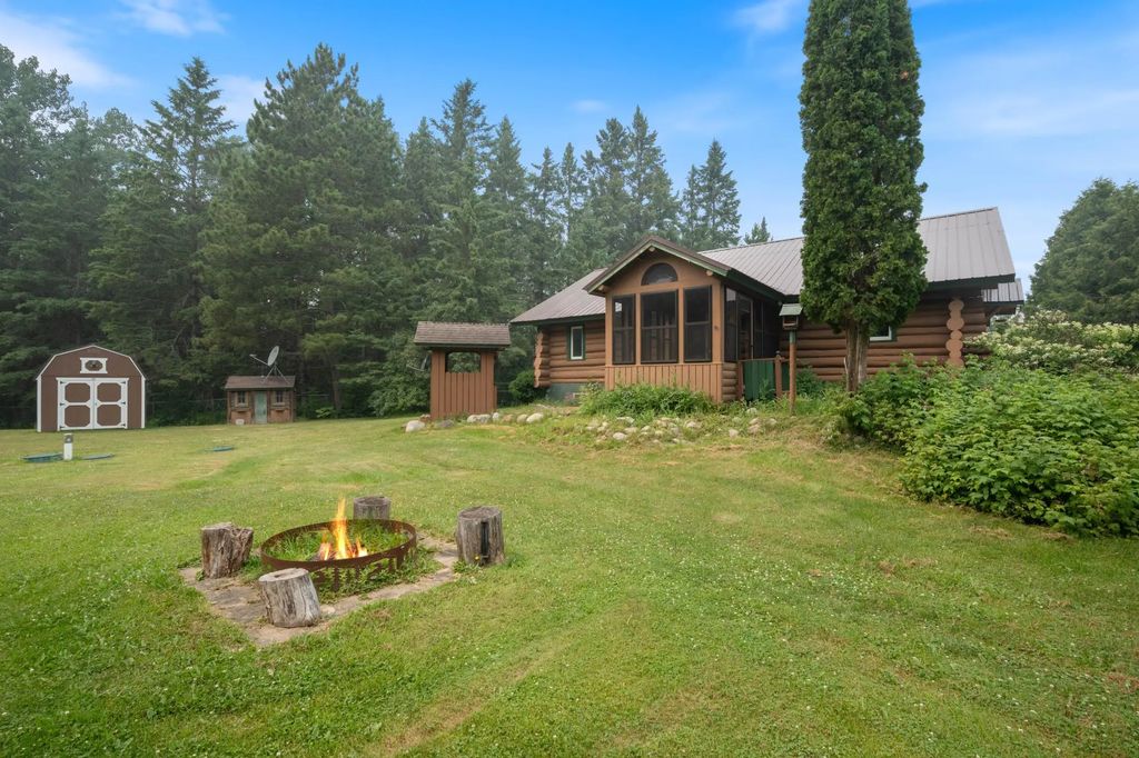 3521 Fire Trail, Eveleth